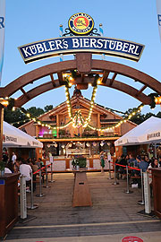 Küblers Bierstüberl steht bei Sommer in der Stadt auf der Thersienwiese vom 28.07-22.08.2021 (©Foto: Martin Schmitz)